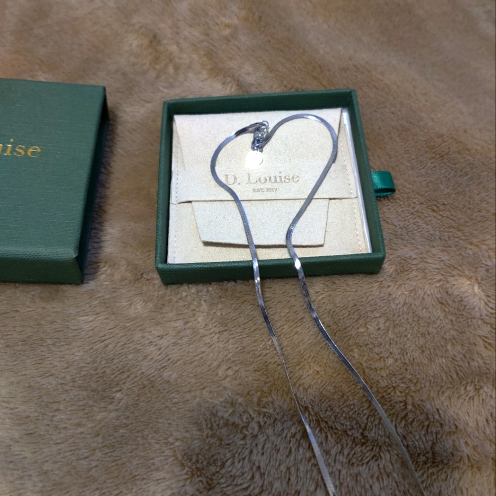 D. Louise Fine Essentials Herringbone Necklace - Picture 3 of 4